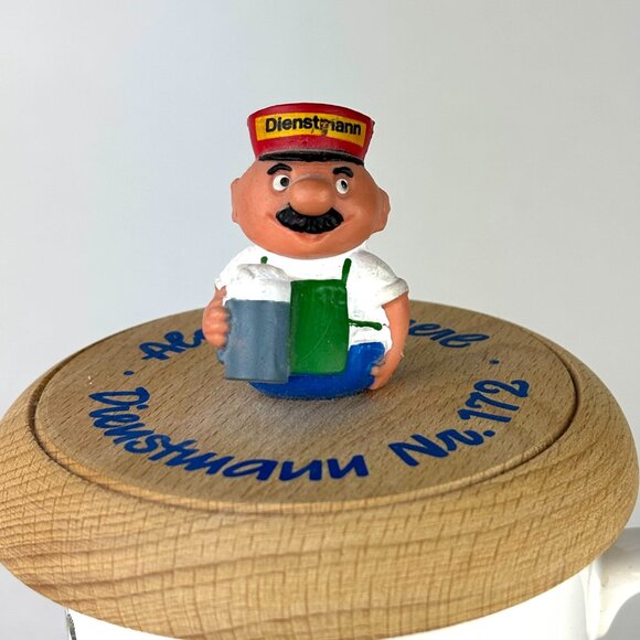 Oktoberfest Mug Staffordshire "Kaffee Haferl" with Bavarian Crest, Wooden Lid - Picture 2 of 10